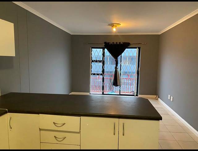 2 BEDROOM APARTMENT FOR SALE IN KENSINGTON